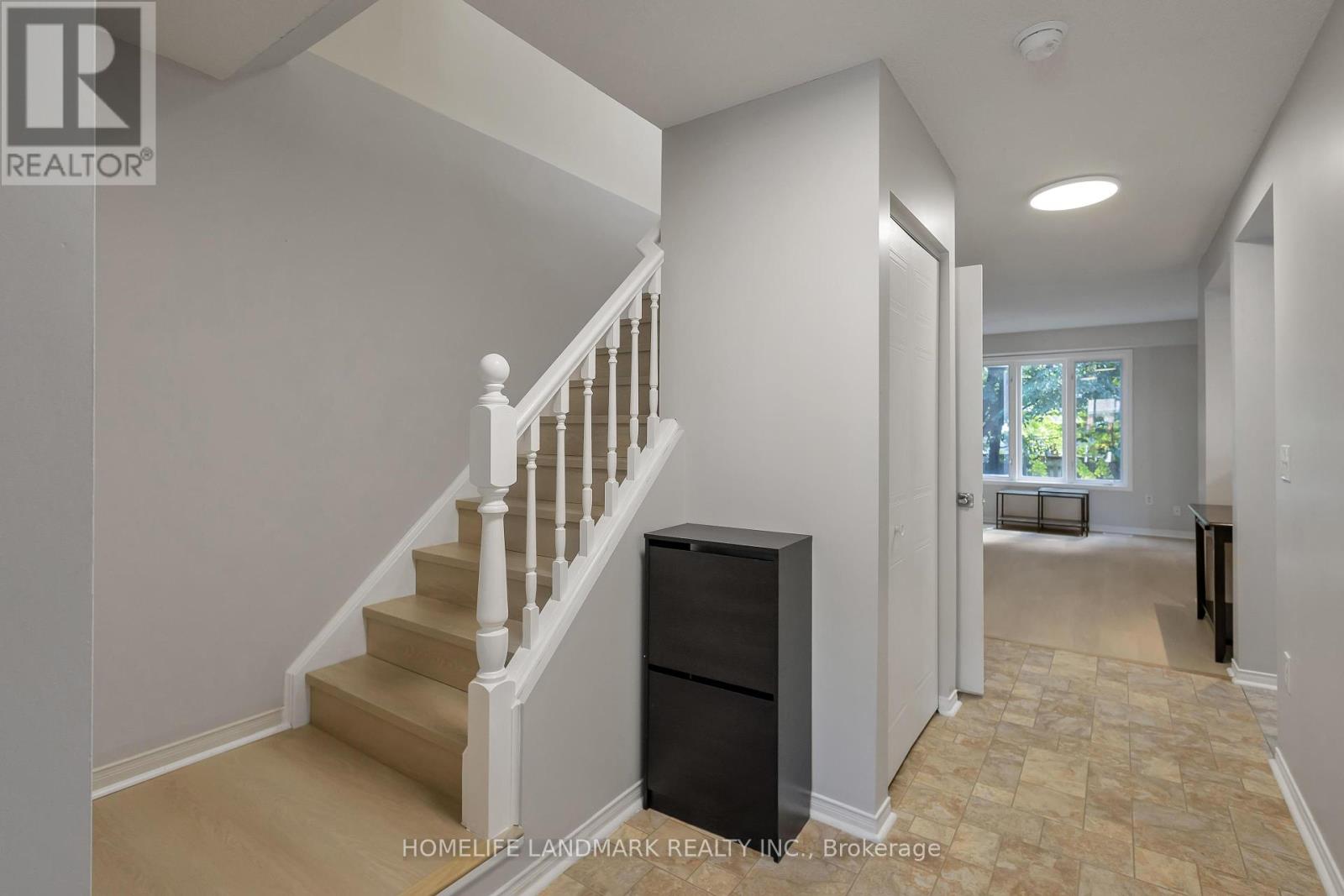 Property at 34 SOUTHCREEK TRAIL image 4