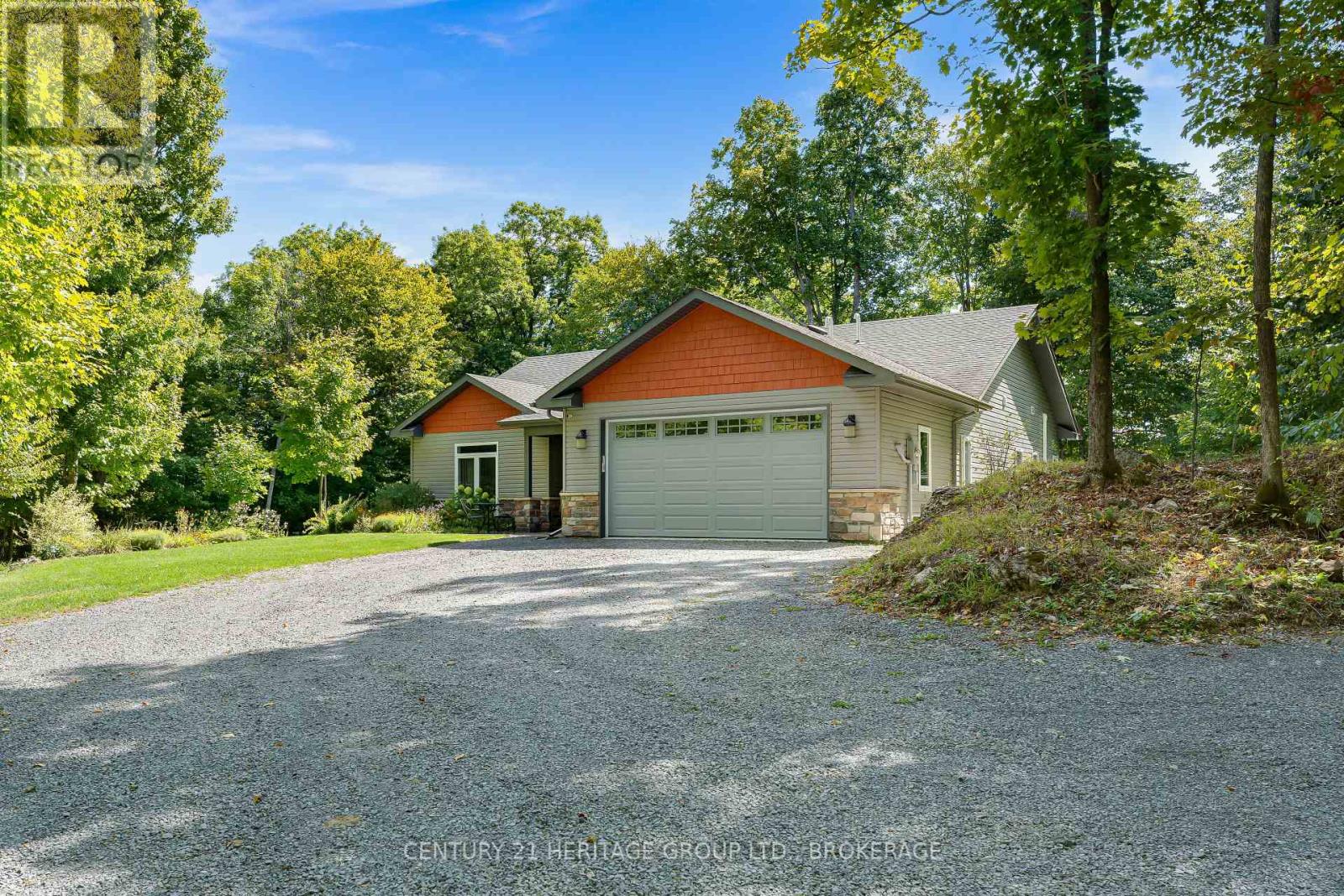 627 Stafford Lane, Frontenac (Frontenac South), Ontario  K0H 2N0 - Photo 2 - X12394457