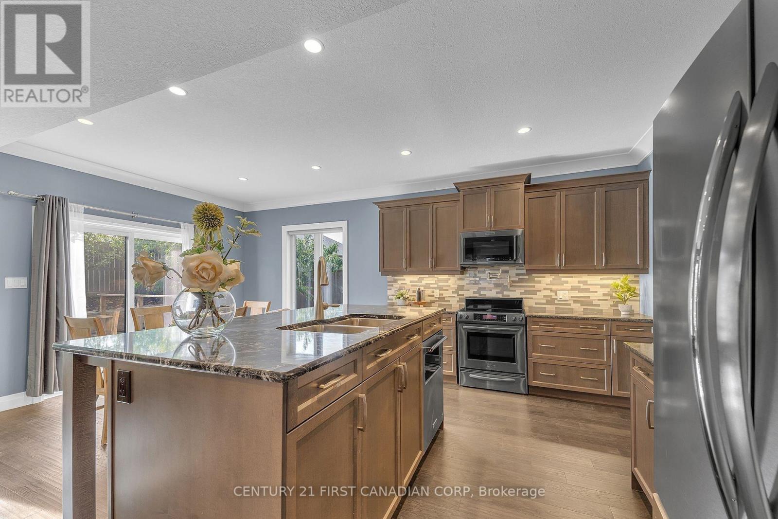 33 - 41 Earlscourt Terrace, Middlesex Centre, Ontario  N0L 1R0 - Photo 11 - X12394458