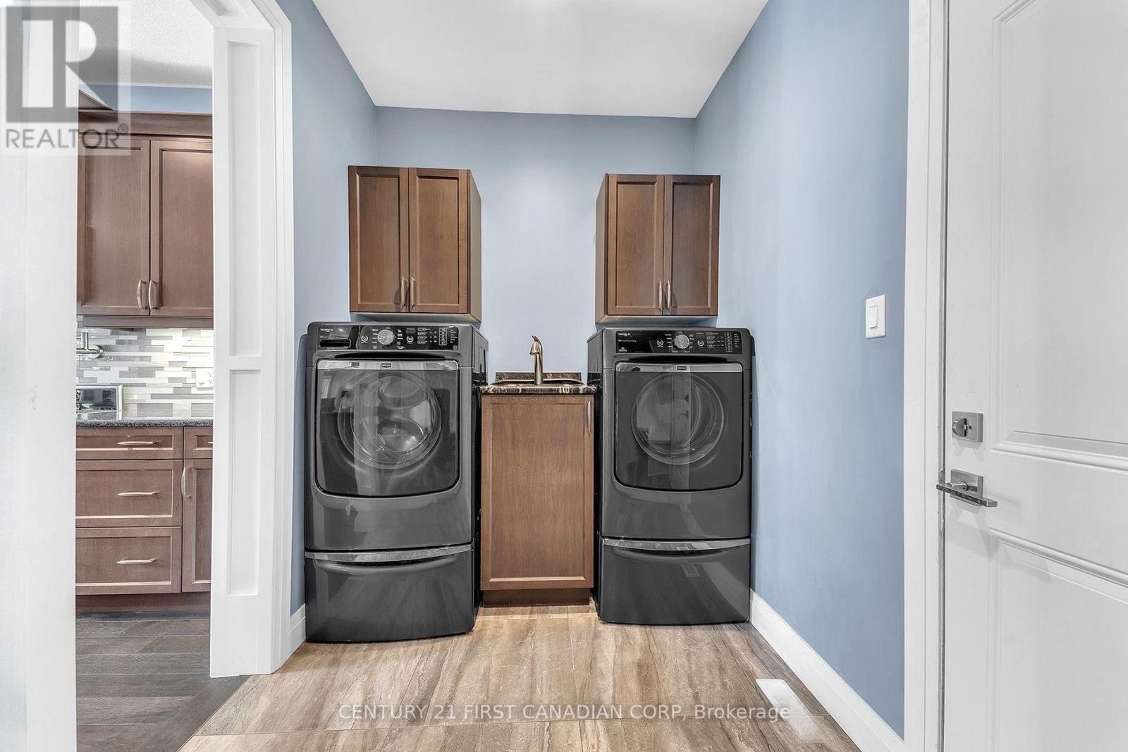 33 - 41 Earlscourt Terrace, Middlesex Centre, Ontario  N0L 1R0 - Photo 16 - X12394458