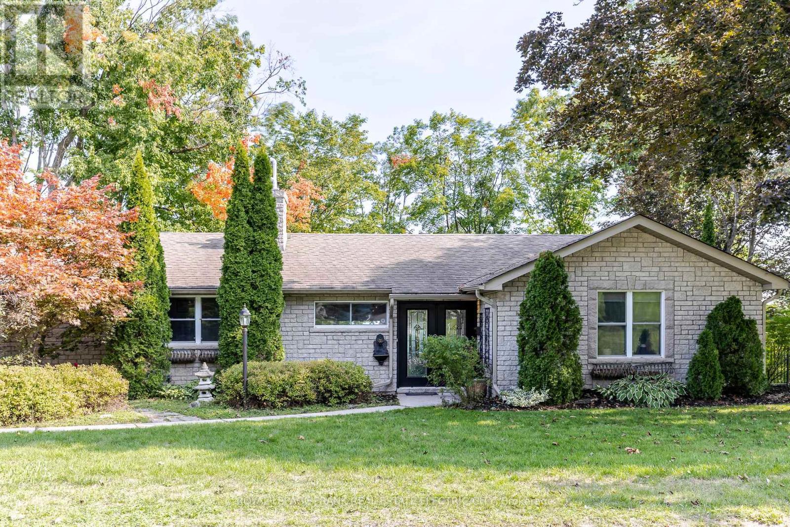 142 Ridgewood Road, Peterborough, Ontario  K9J 1P3 - Photo 3 - X12394507