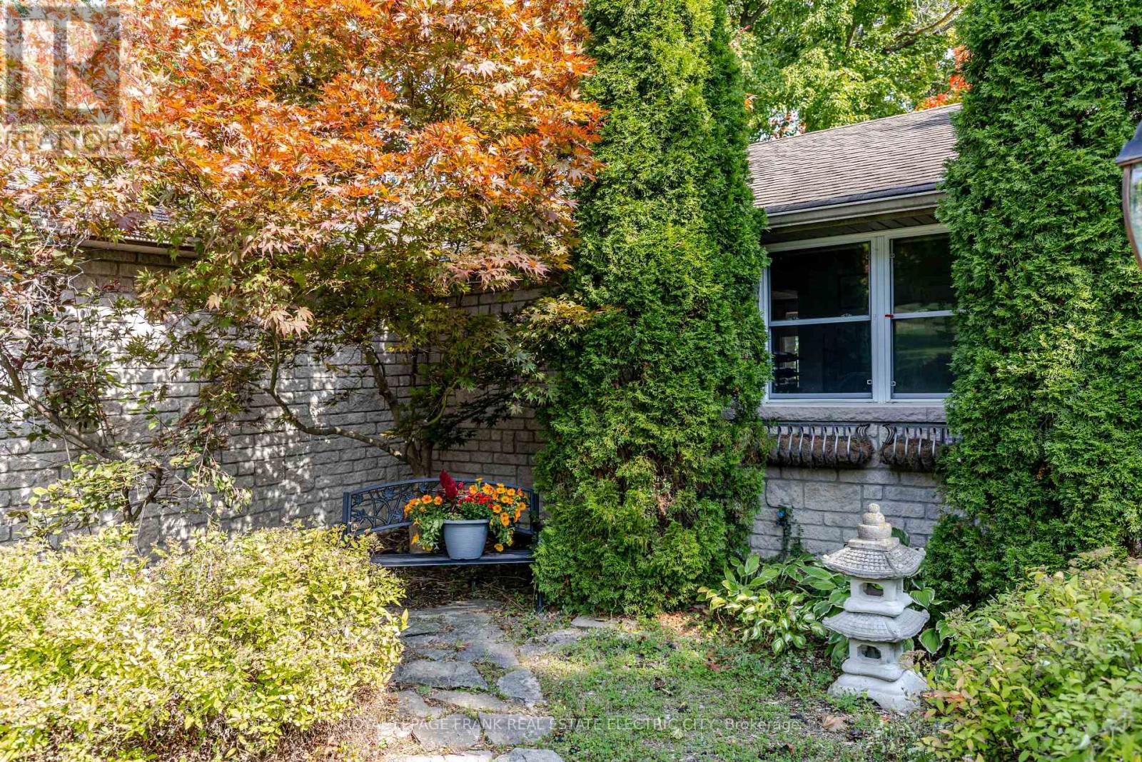 142 Ridgewood Road, Peterborough, Ontario  K9J 1P3 - Photo 5 - X12394507
