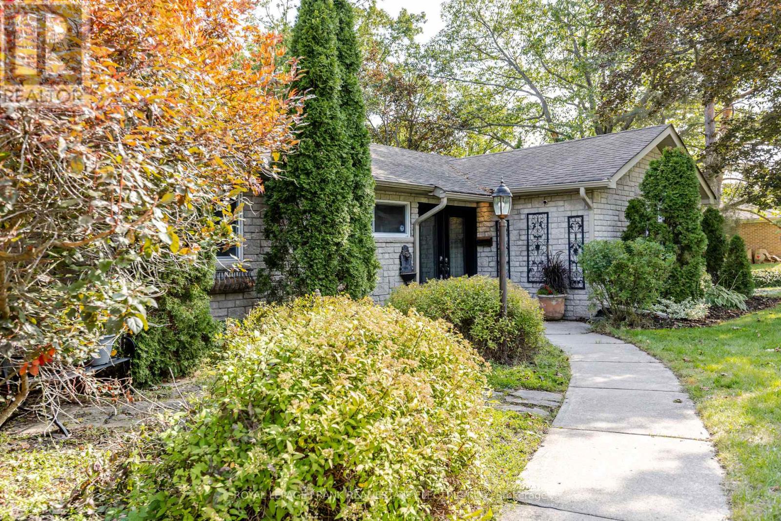 142 Ridgewood Road, Peterborough, Ontario  K9J 1P3 - Photo 6 - X12394507