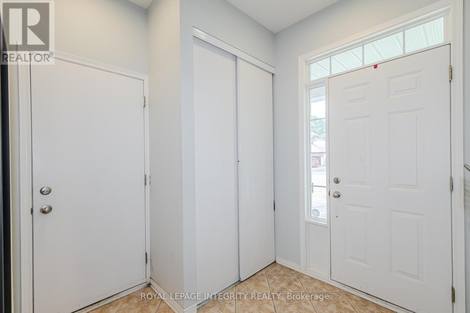 2123 Esprit Drive, Ottawa, Ontario  K4A 4K2 - Photo 3 - X12394477
