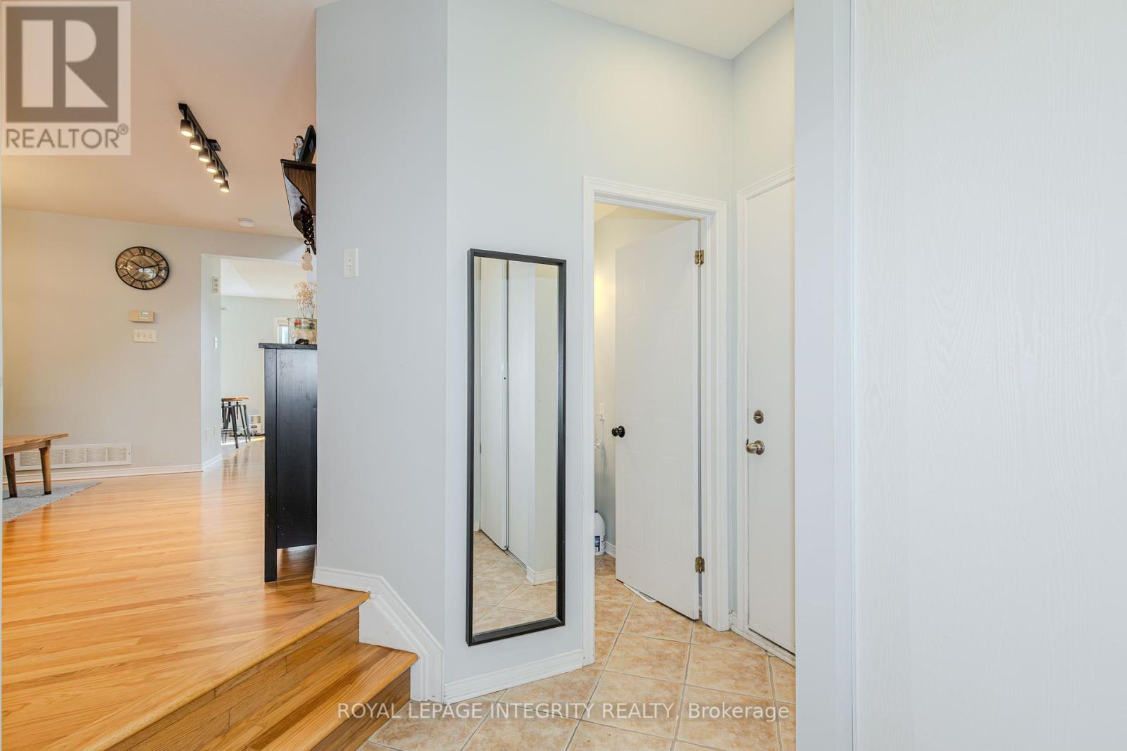 2123 Esprit Drive, Ottawa, Ontario  K4A 4K2 - Photo 4 - X12394477