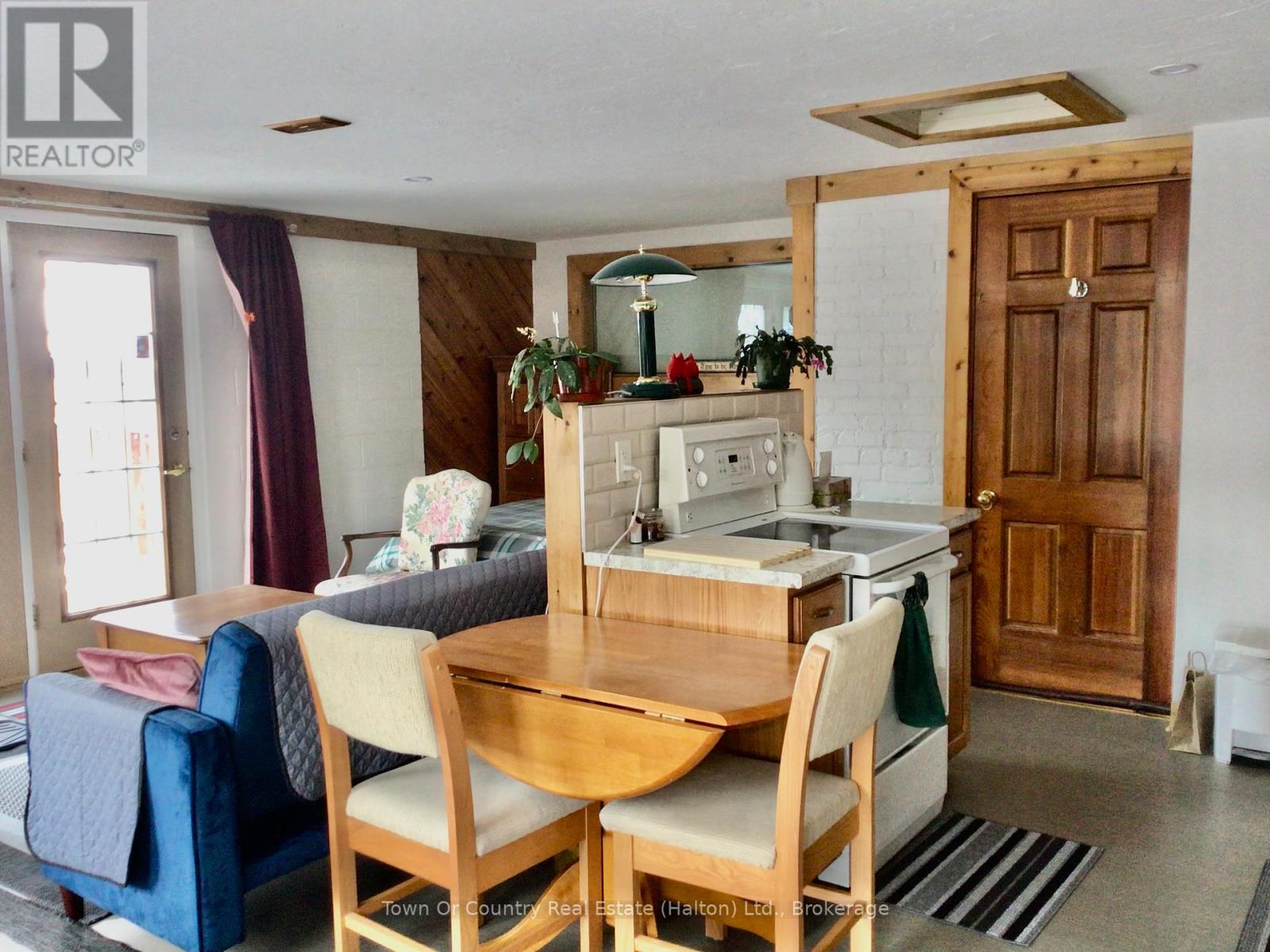 540 10th Avenue, Hanover, Ontario  N4N 2P4 - Photo 37 - X12394502