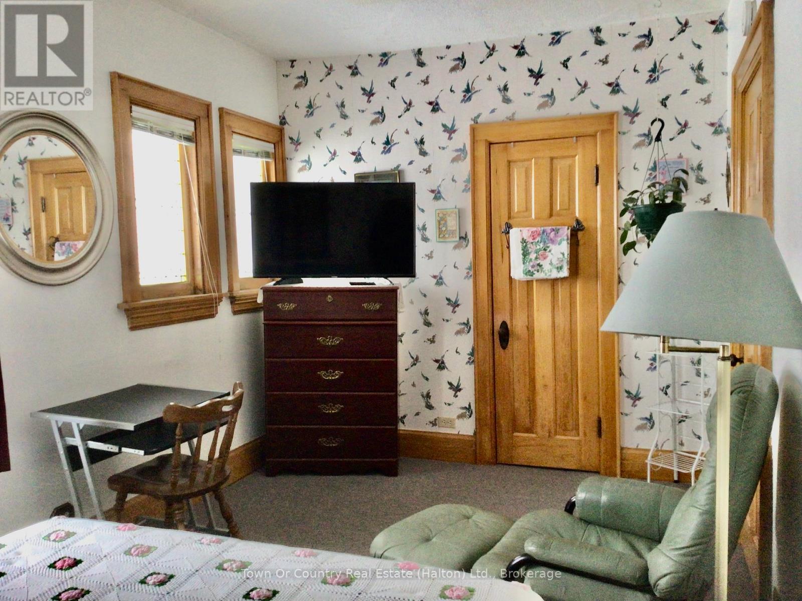 540 10th Avenue, Hanover, Ontario  N4N 2P4 - Photo 42 - X12394502