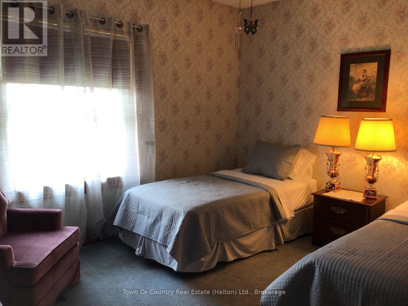 540 10th Avenue, Hanover, Ontario  N4N 2P4 - Photo 43 - X12394502