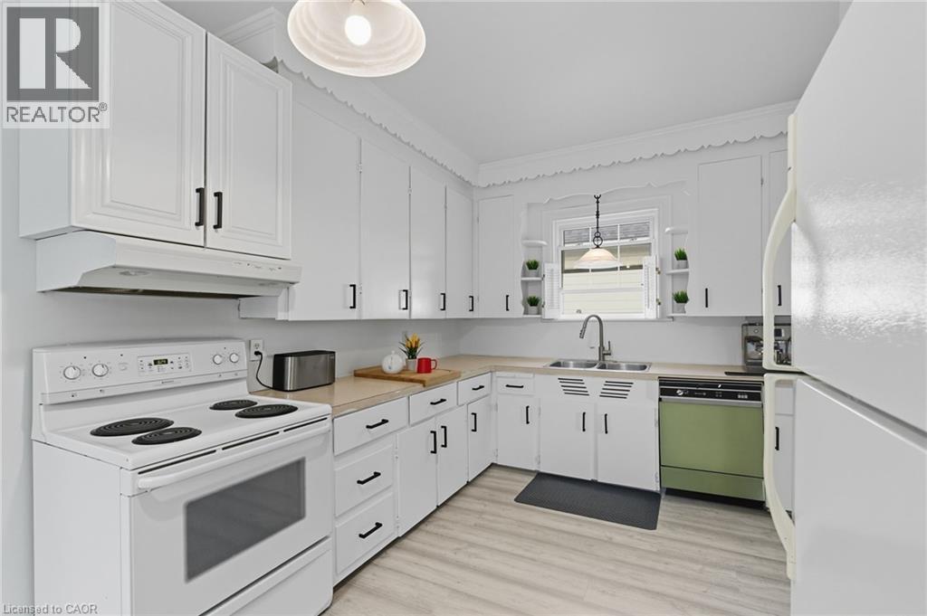 157 East 5th Street, Hamilton, Ontario  L9A 2Z7 - Photo 14 - 40768367