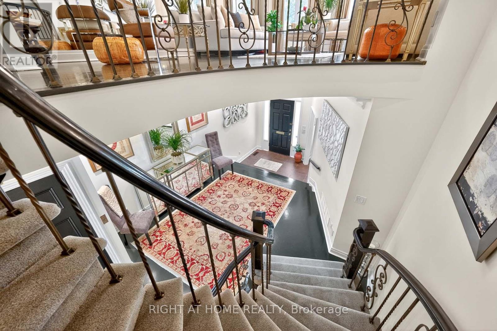 242 Walmer Road, Toronto, Ontario  M5R 3R7 - Photo 15 - C12394312