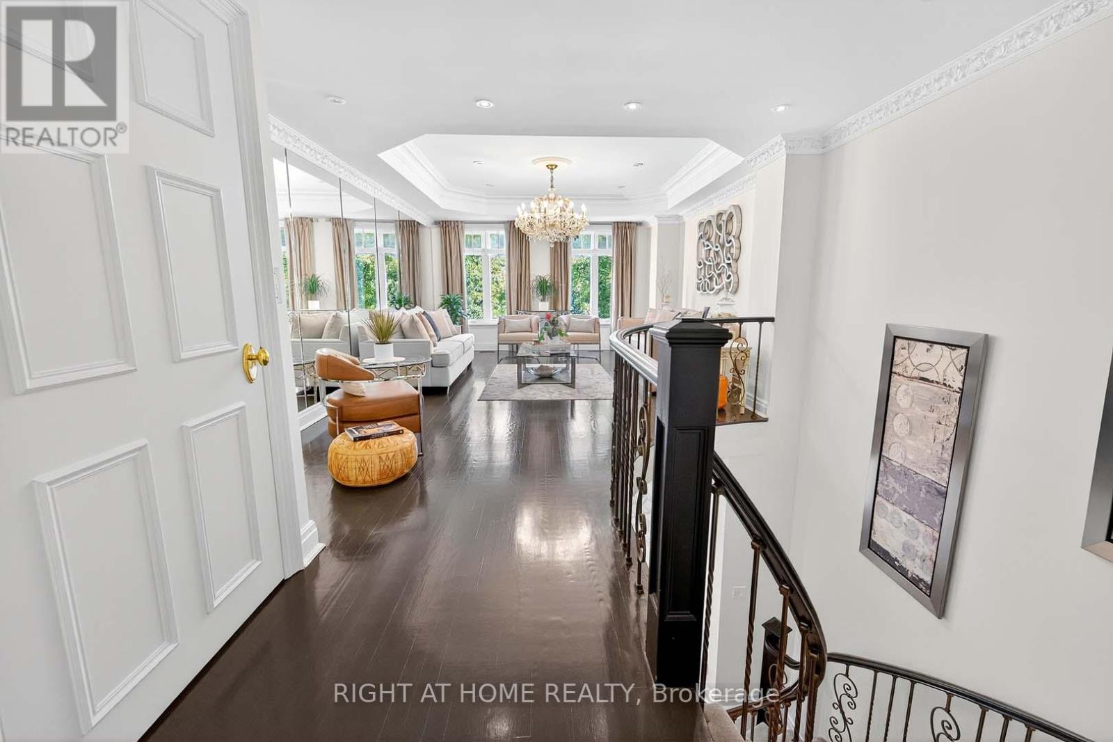 242 Walmer Road, Toronto, Ontario  M5R 3R7 - Photo 16 - C12394312