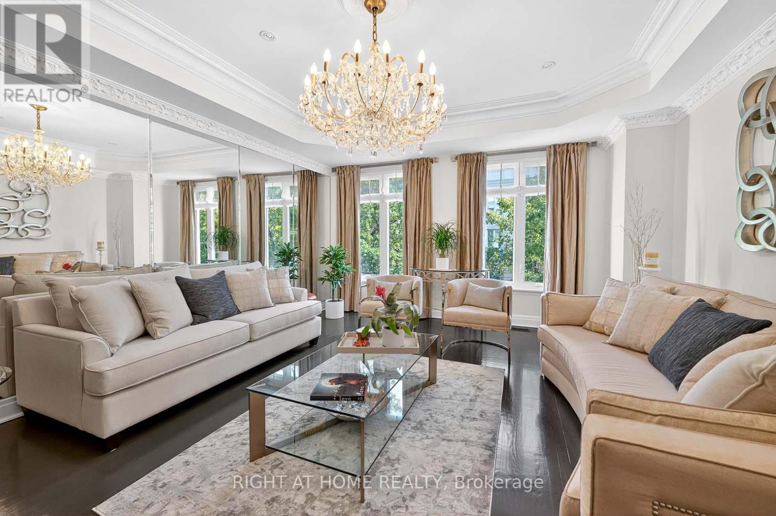 242 Walmer Road, Toronto, Ontario  M5R 3R7 - Photo 17 - C12394312