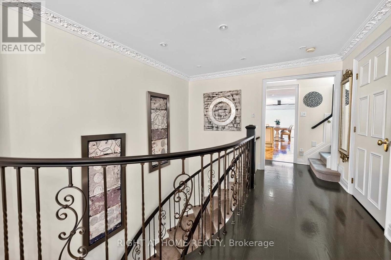 242 Walmer Road, Toronto, Ontario  M5R 3R7 - Photo 19 - C12394312