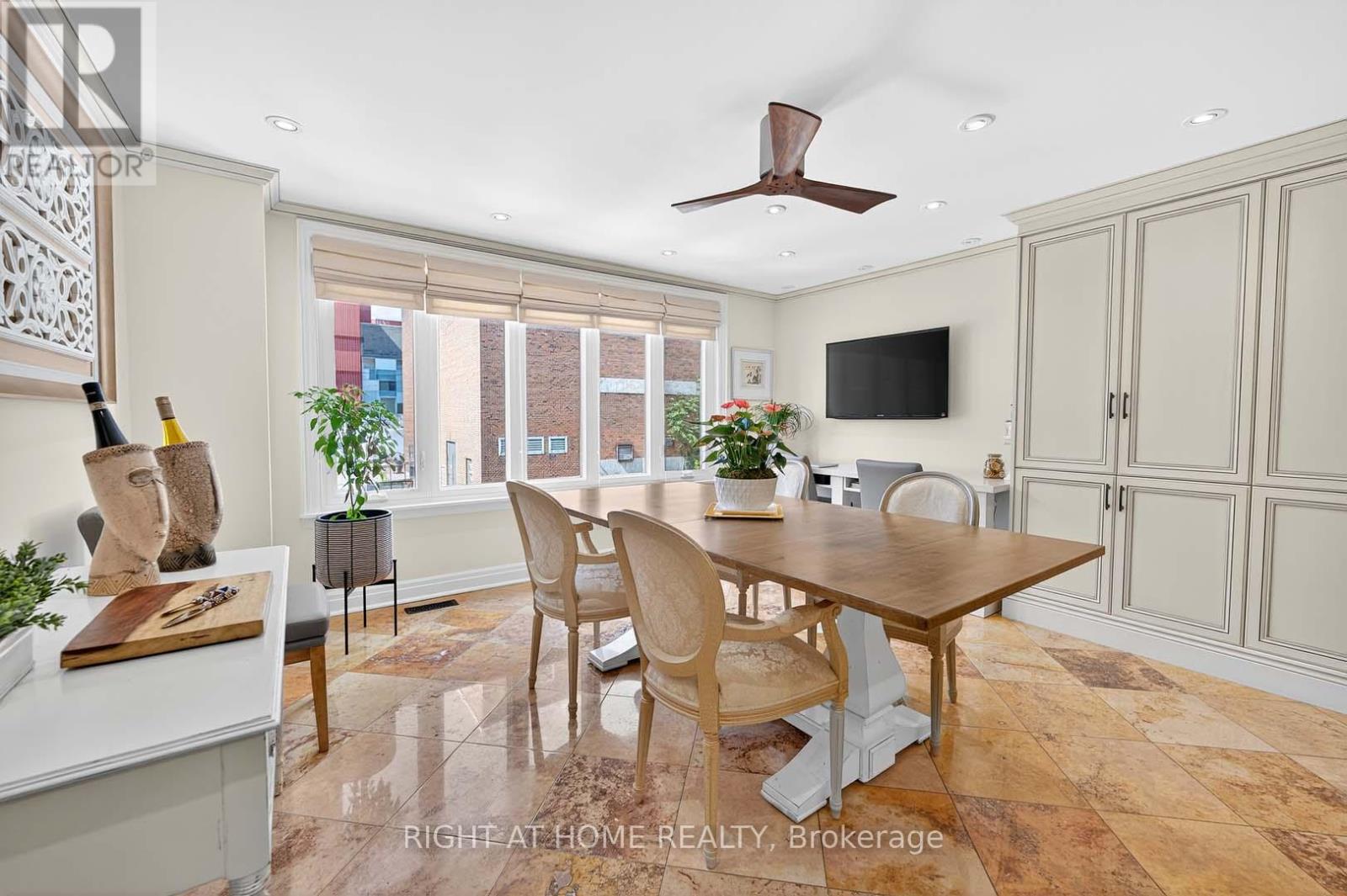 242 Walmer Road, Toronto, Ontario  M5R 3R7 - Photo 26 - C12394312
