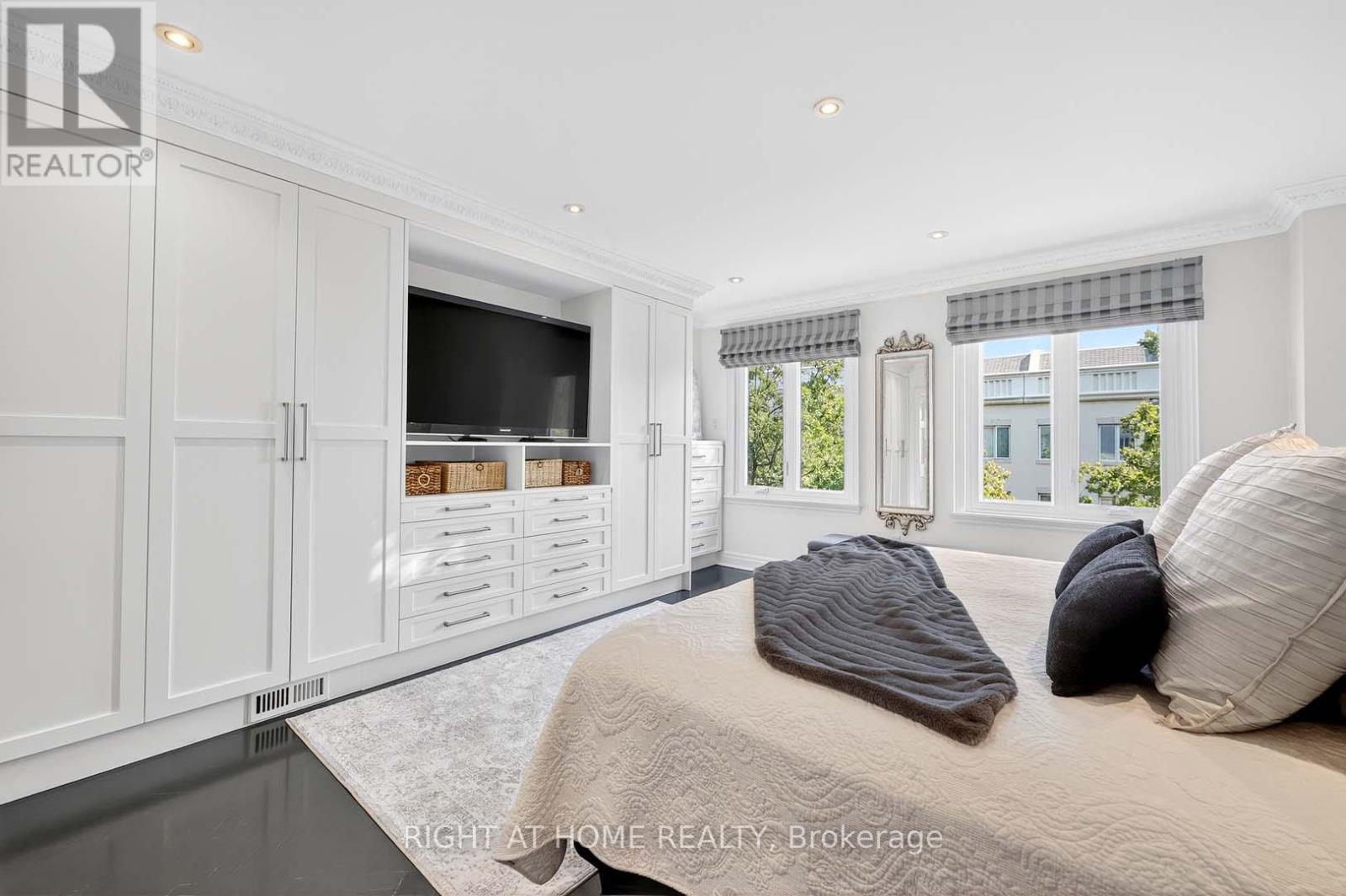 242 Walmer Road, Toronto, Ontario  M5R 3R7 - Photo 32 - C12394312