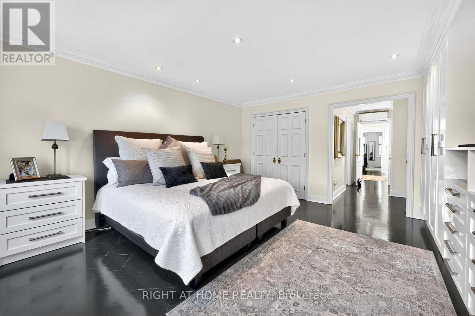242 Walmer Road, Toronto, Ontario  M5R 3R7 - Photo 34 - C12394312