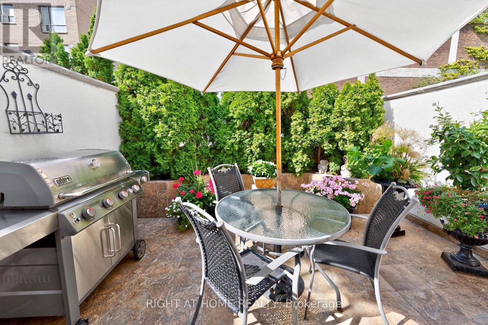 242 Walmer Road, Toronto, Ontario  M5R 3R7 - Photo 47 - C12394312