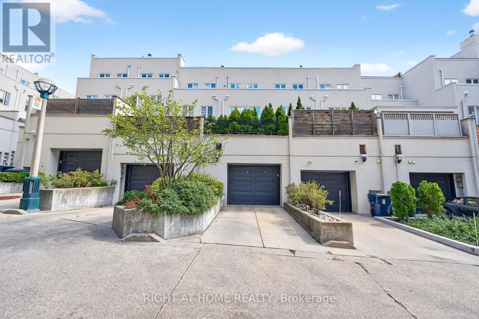 242 Walmer Road, Toronto, Ontario  M5R 3R7 - Photo 50 - C12394312