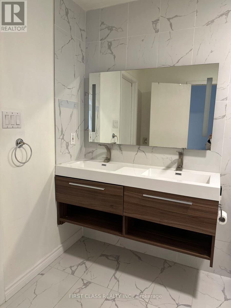 32 Scenic Mill Way, Toronto (St. Andrew-Windfields), Ontario  M2L 1S5 - Photo 17 - C12394418