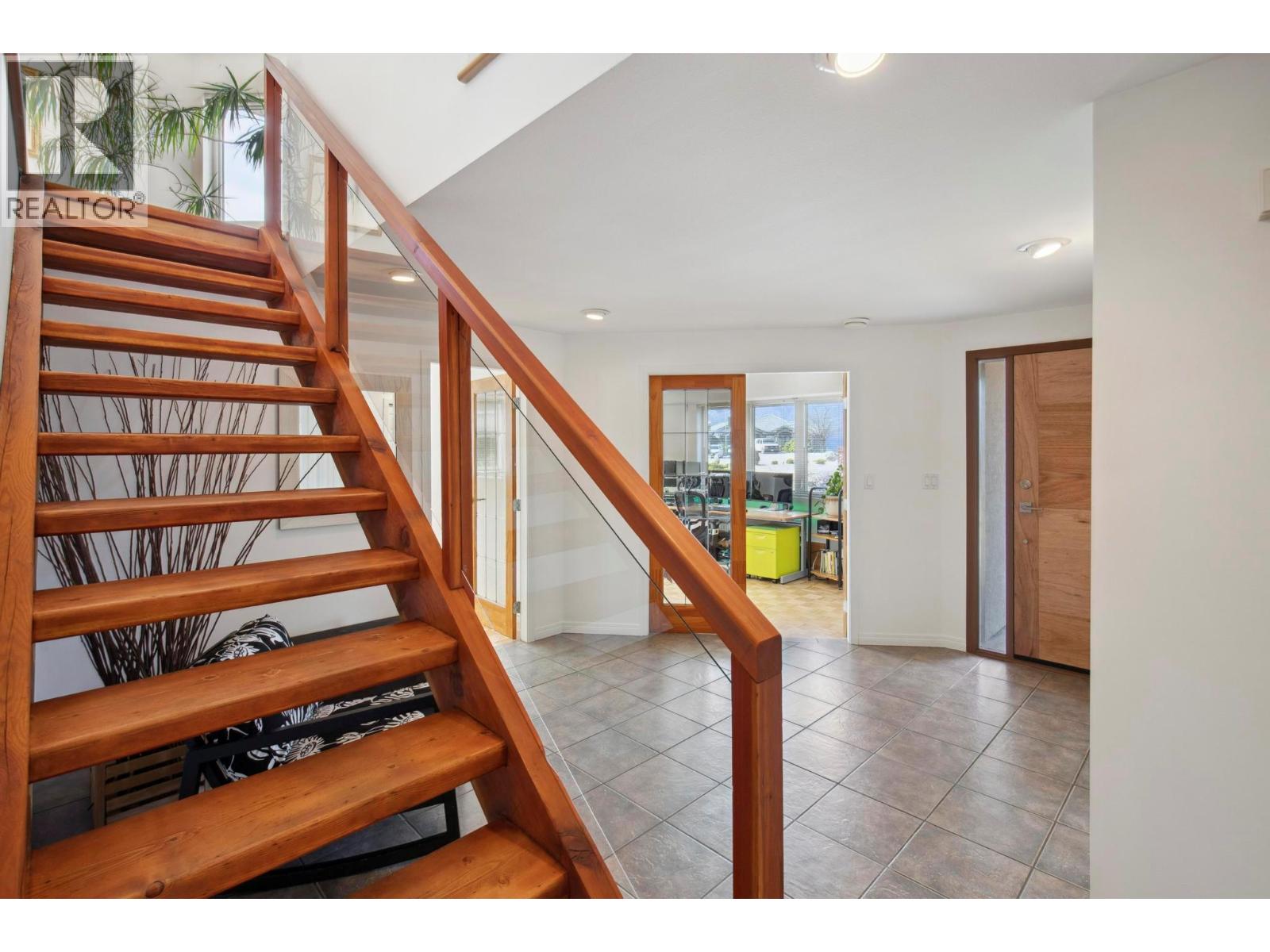 183 Magic Drive, Kelowna, British Columbia  V1V 1N2 - Photo 7 - 10362386