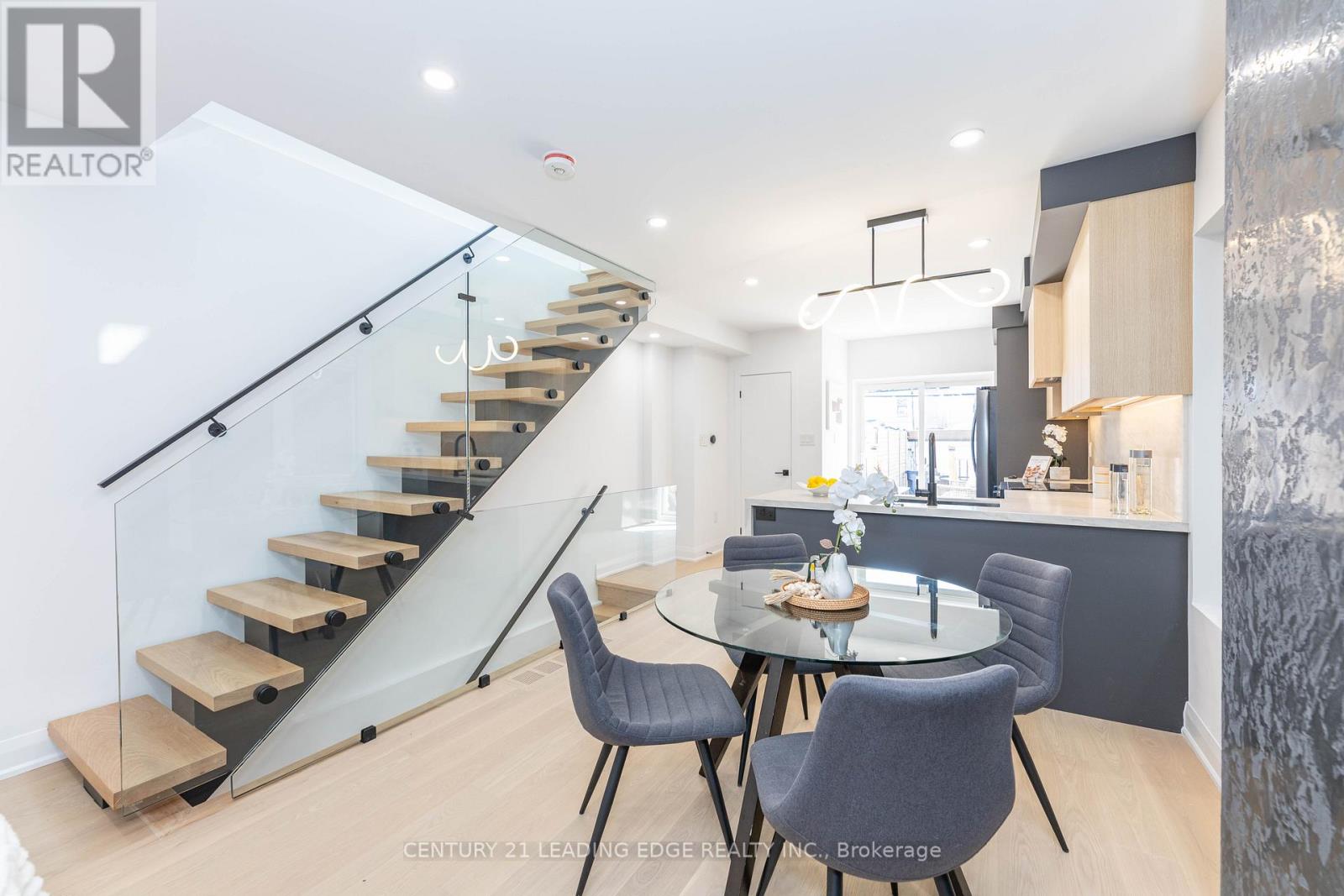 12 Marigold Avenue, Toronto, Ontario  M4M 3B2 - Photo 10 - E12394307