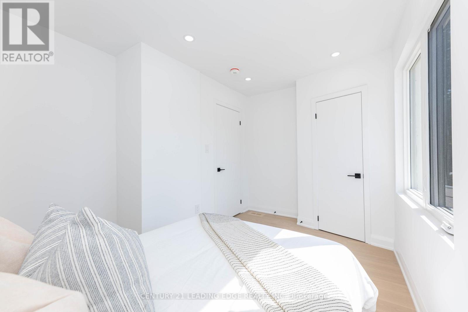 12 Marigold Avenue, Toronto, Ontario  M4M 3B2 - Photo 13 - E12394307