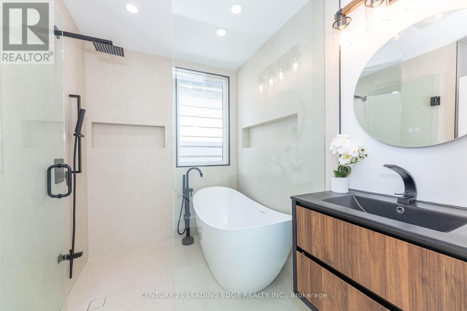 12 Marigold Avenue, Toronto, Ontario  M4M 3B2 - Photo 14 - E12394307