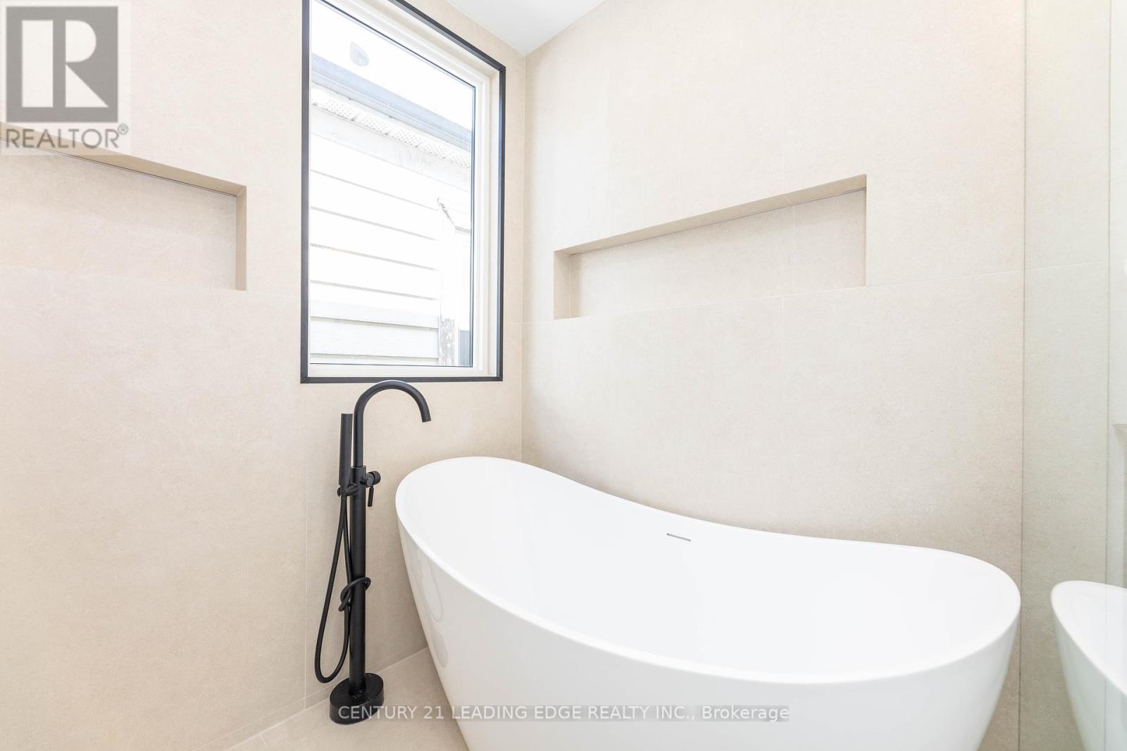 12 Marigold Avenue, Toronto, Ontario  M4M 3B2 - Photo 15 - E12394307