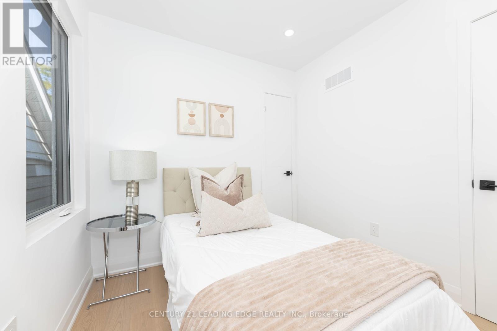 12 Marigold Avenue, Toronto, Ontario  M4M 3B2 - Photo 18 - E12394307