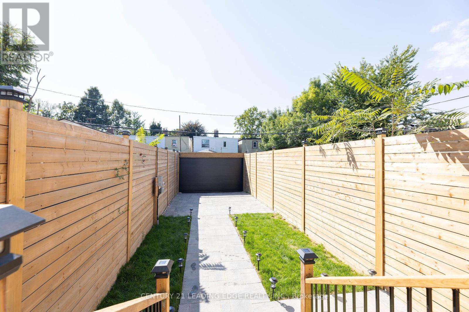 12 Marigold Avenue, Toronto, Ontario  M4M 3B2 - Photo 34 - E12394307