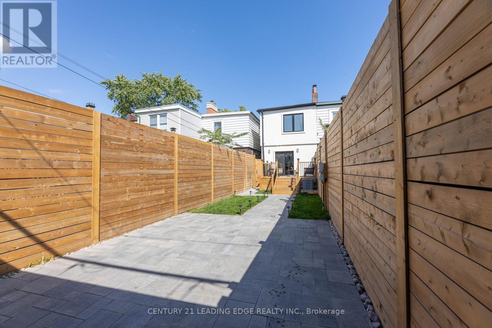 12 Marigold Avenue, Toronto, Ontario  M4M 3B2 - Photo 35 - E12394307