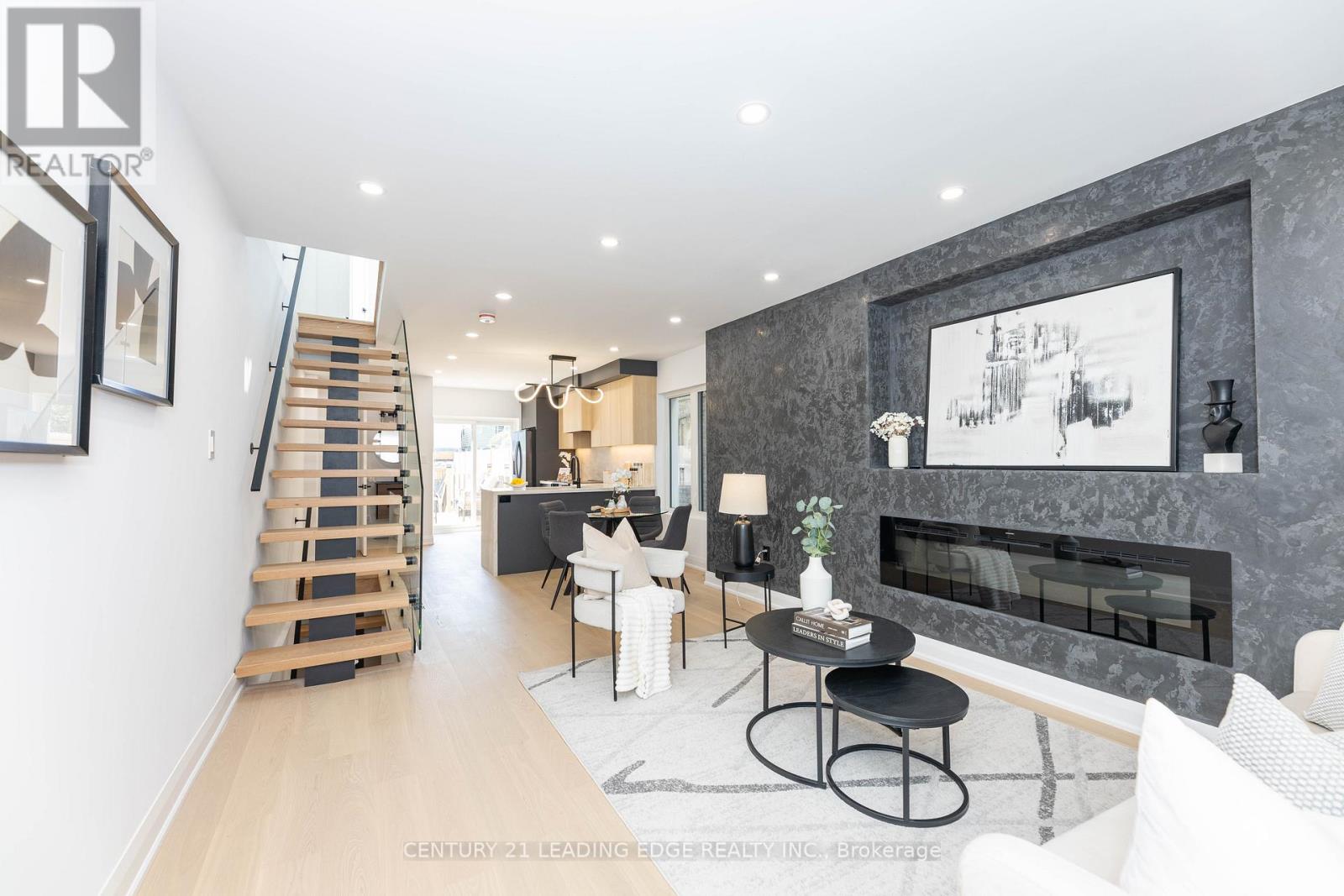 12 Marigold Avenue, Toronto, Ontario  M4M 3B2 - Photo 4 - E12394307