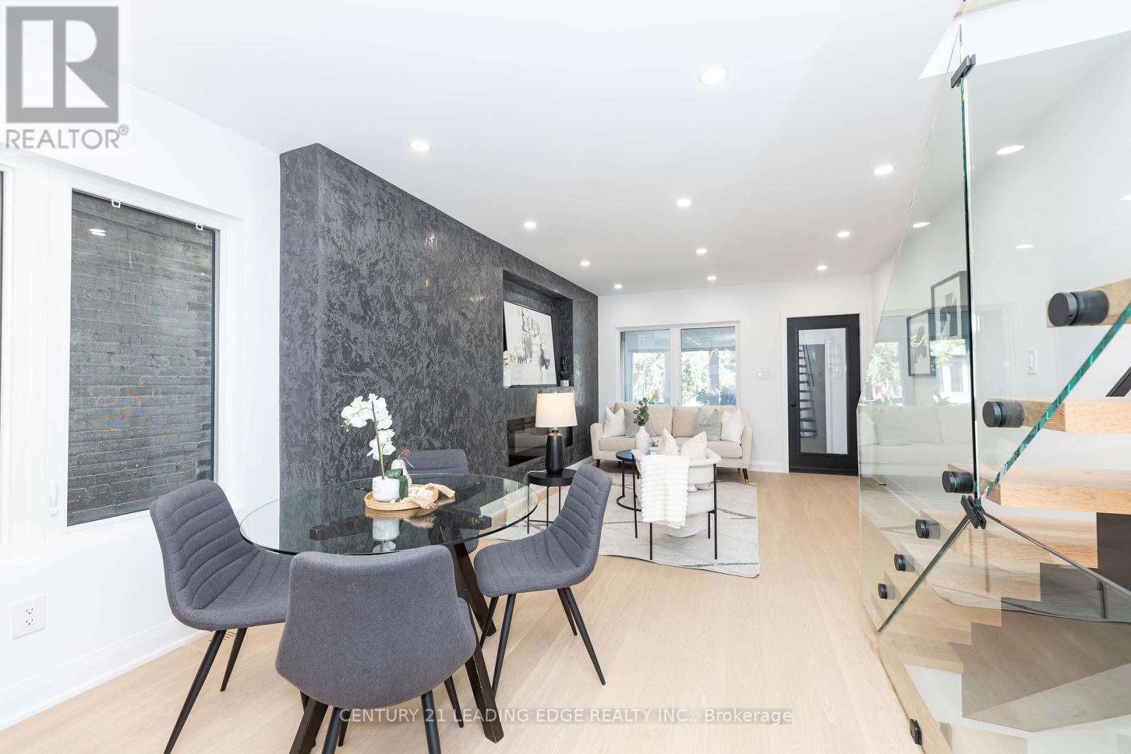 12 Marigold Avenue, Toronto, Ontario  M4M 3B2 - Photo 7 - E12394307