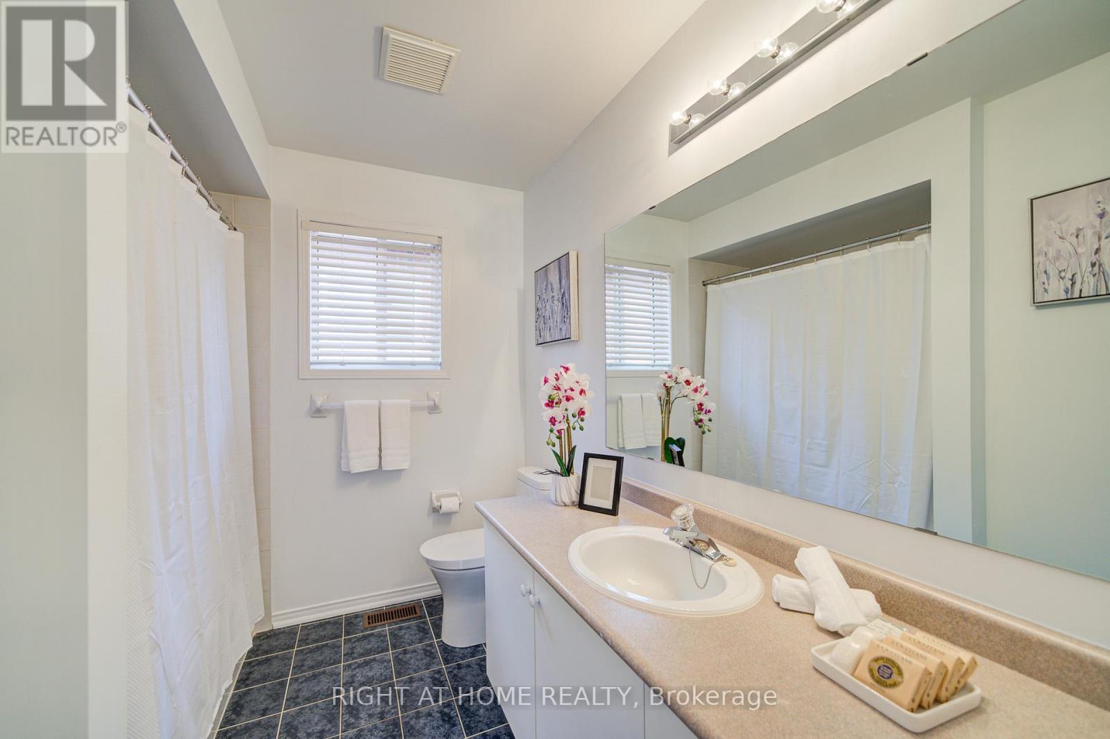 19 Purdy Crescent, Toronto, Ontario  M9N 3X8 - Photo 25 - W12387661