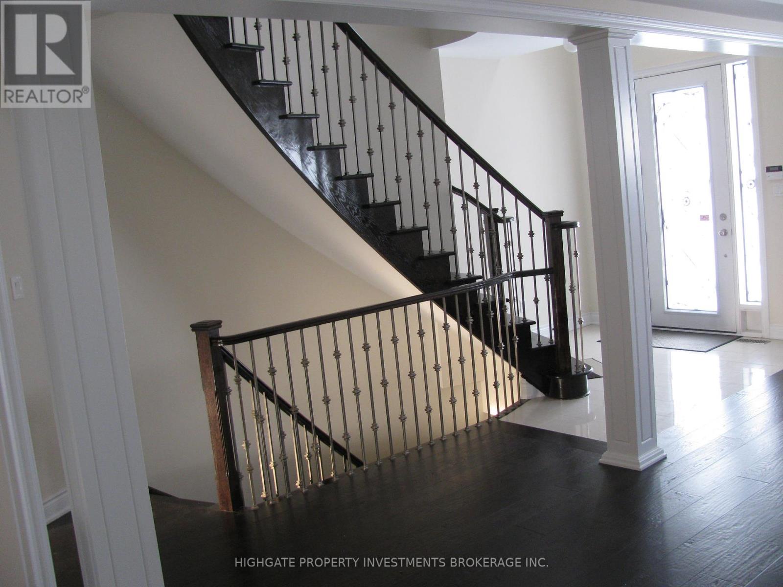 138 Shadow Falls Drive, Richmond Hill, Ontario  L4E 4K2 - Photo 4 - N12394347