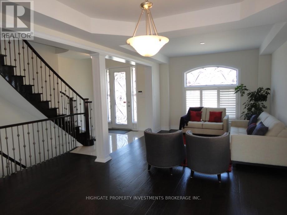 138 Shadow Falls Drive, Richmond Hill, Ontario  L4E 4K2 - Photo 5 - N12394347