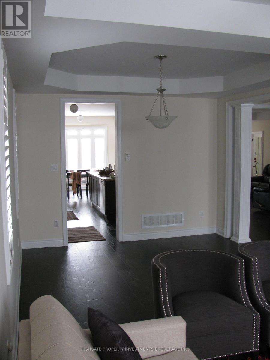 138 Shadow Falls Drive, Richmond Hill, Ontario  L4E 4K2 - Photo 8 - N12394347