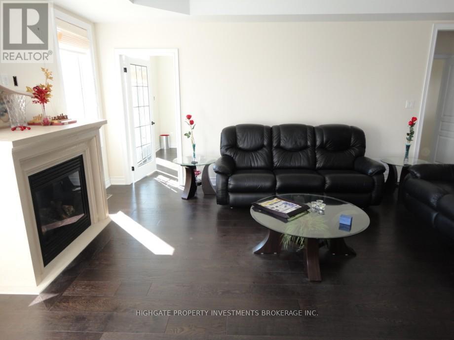 138 Shadow Falls Drive, Richmond Hill, Ontario  L4E 4K2 - Photo 9 - N12394347