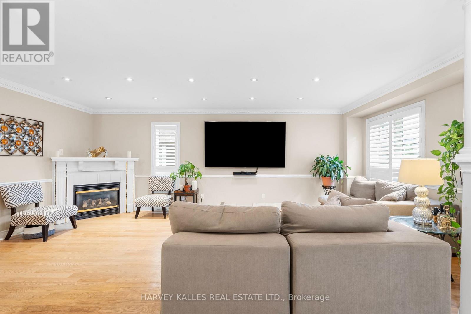62 Kalmar Crescent, Richmond Hill (Oak Ridges), Ontario  L4E 3Z4 - Photo 8 - N12394354