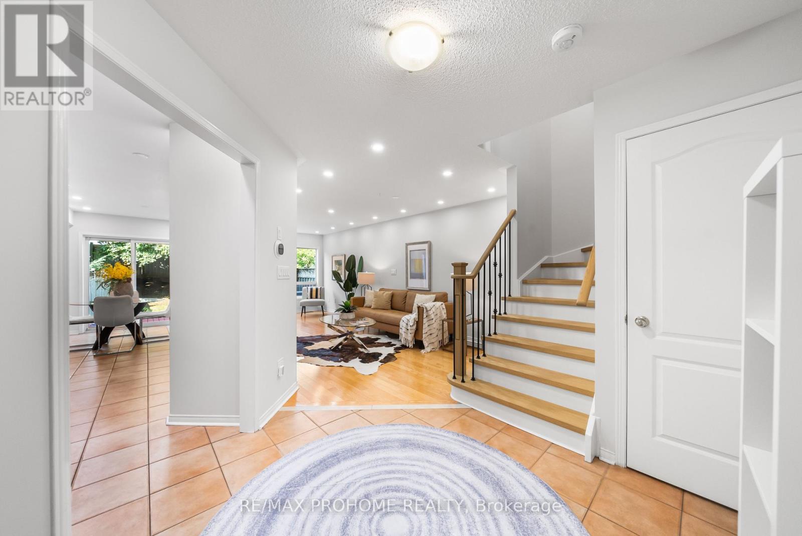 Property at 144 DEEPSPRING CRESCENT image 3