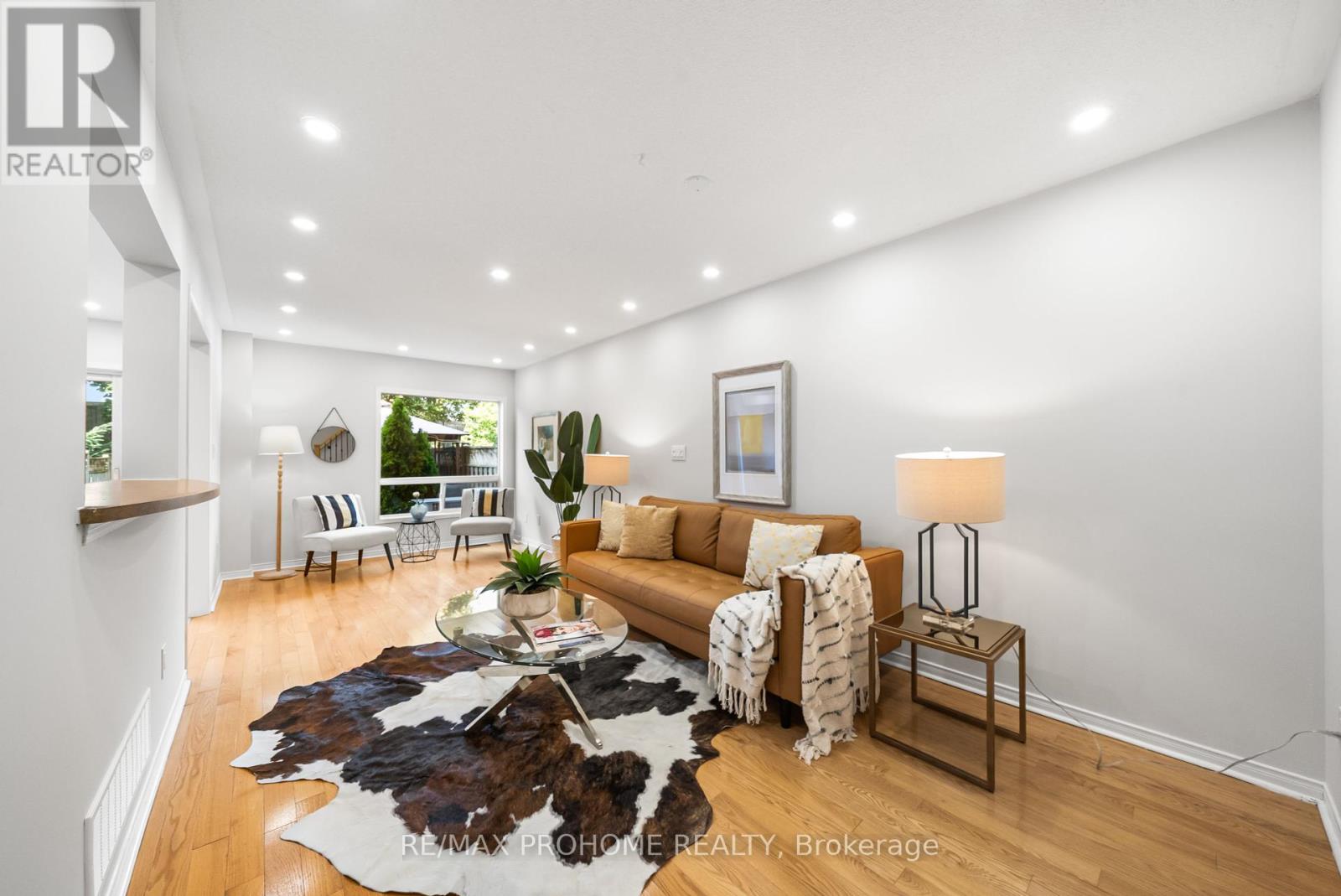 Property at 144 DEEPSPRING CRESCENT image 4