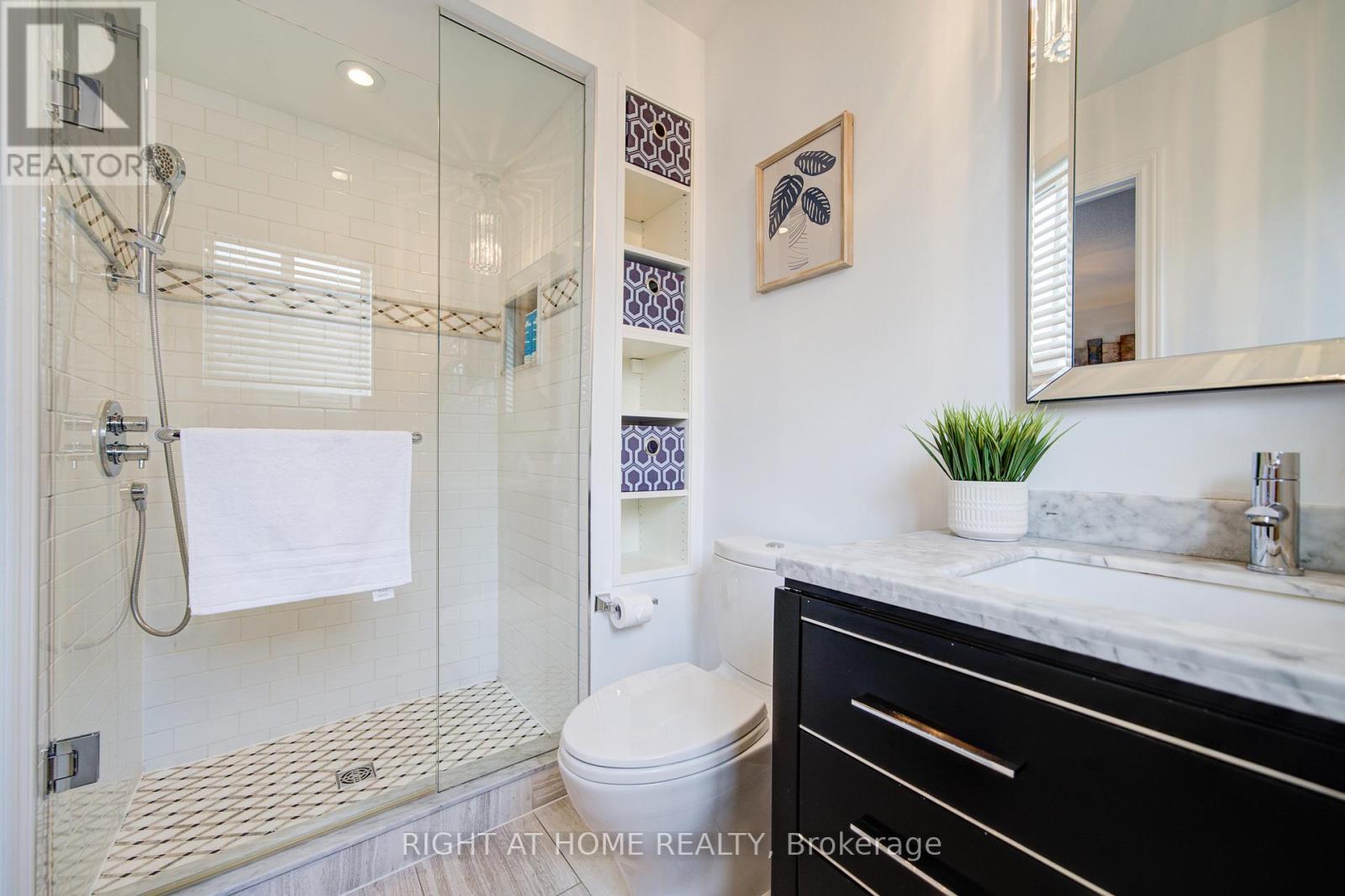 19 Purdy Crescent, Toronto, Ontario  M9N 3X8 - Photo 23 - W12387661