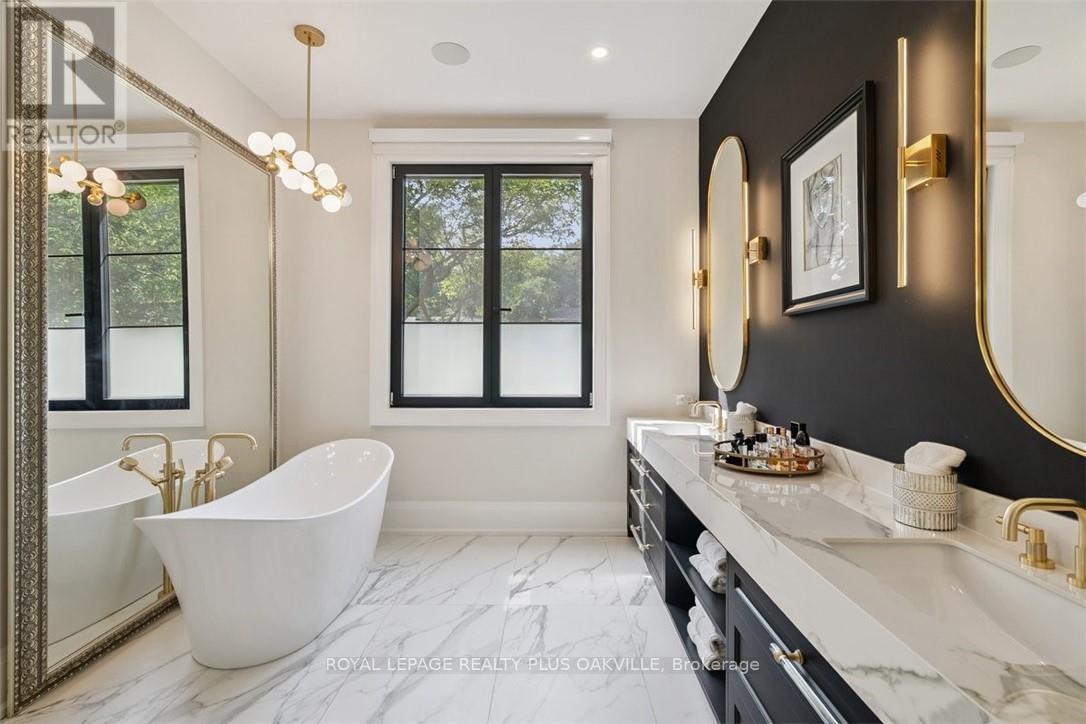 234 Walby Drive, Oakville, Ontario  L6L 4E5 - Photo 23 - W12394277
