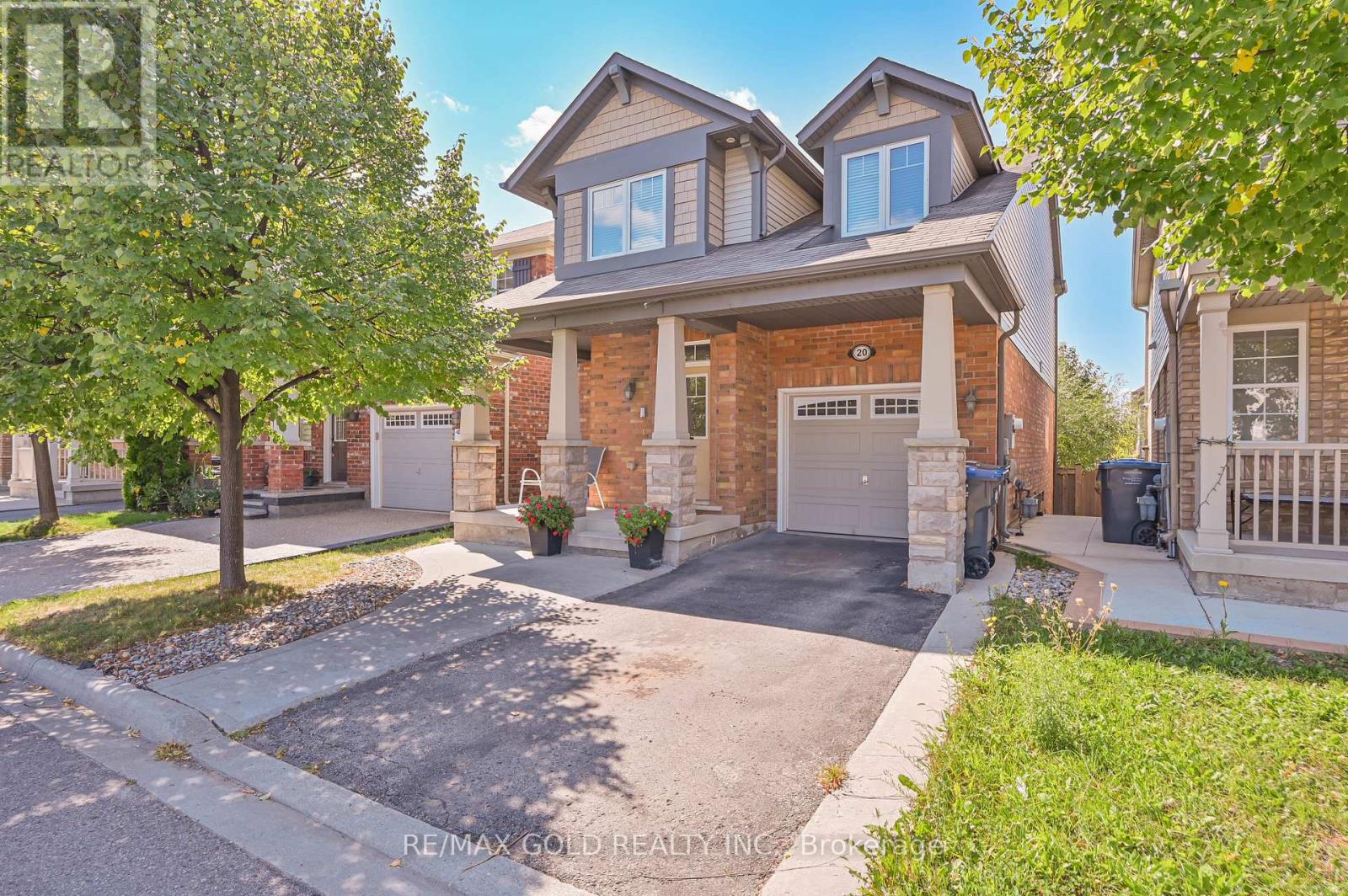 20 Meadowcrest Lane, Brampton, Ontario  L7A 0T8 - Photo 1 - W12394291