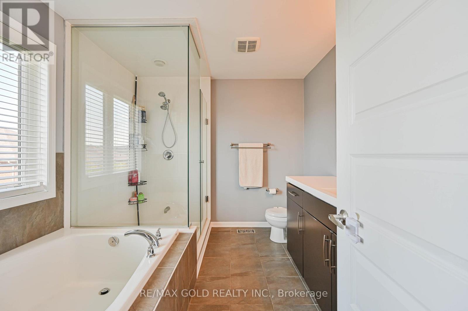 20 Meadowcrest Lane, Brampton, Ontario  L7A 0T8 - Photo 27 - W12394291