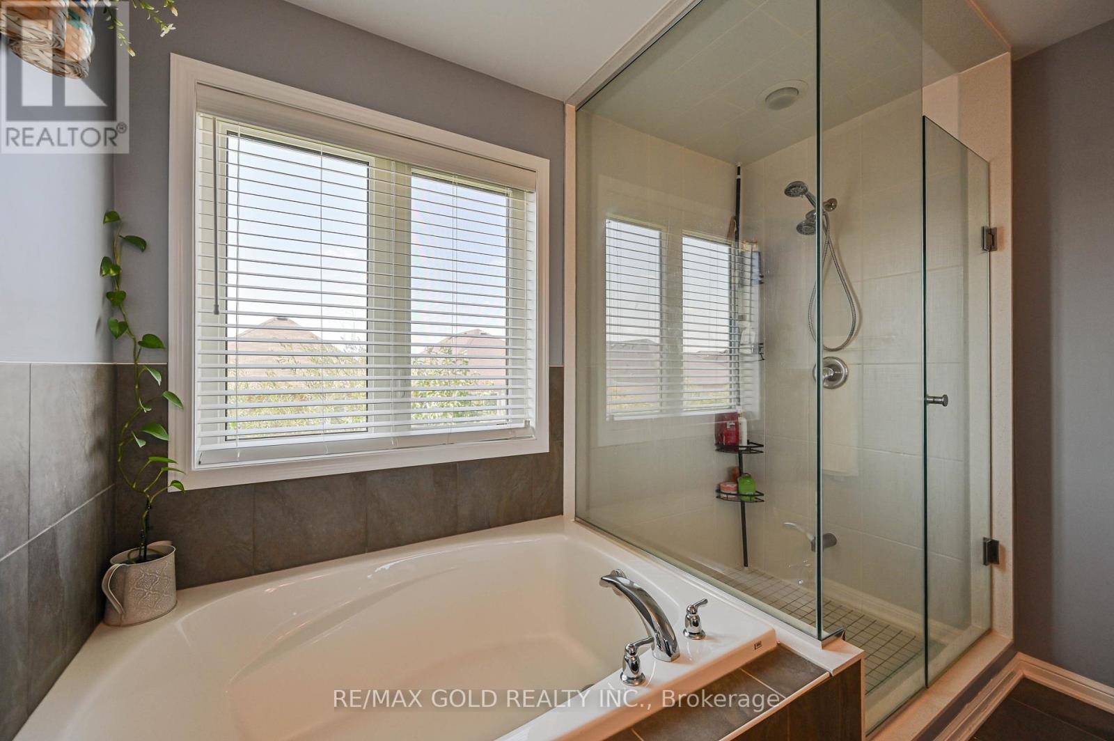 20 Meadowcrest Lane, Brampton, Ontario  L7A 0T8 - Photo 28 - W12394291