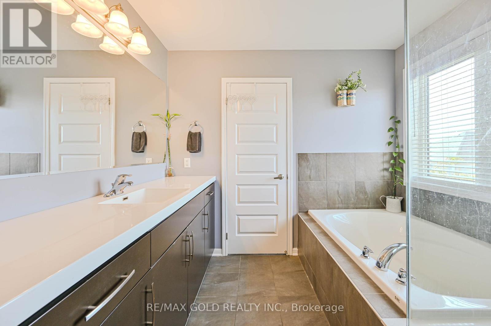 20 Meadowcrest Lane, Brampton, Ontario  L7A 0T8 - Photo 29 - W12394291