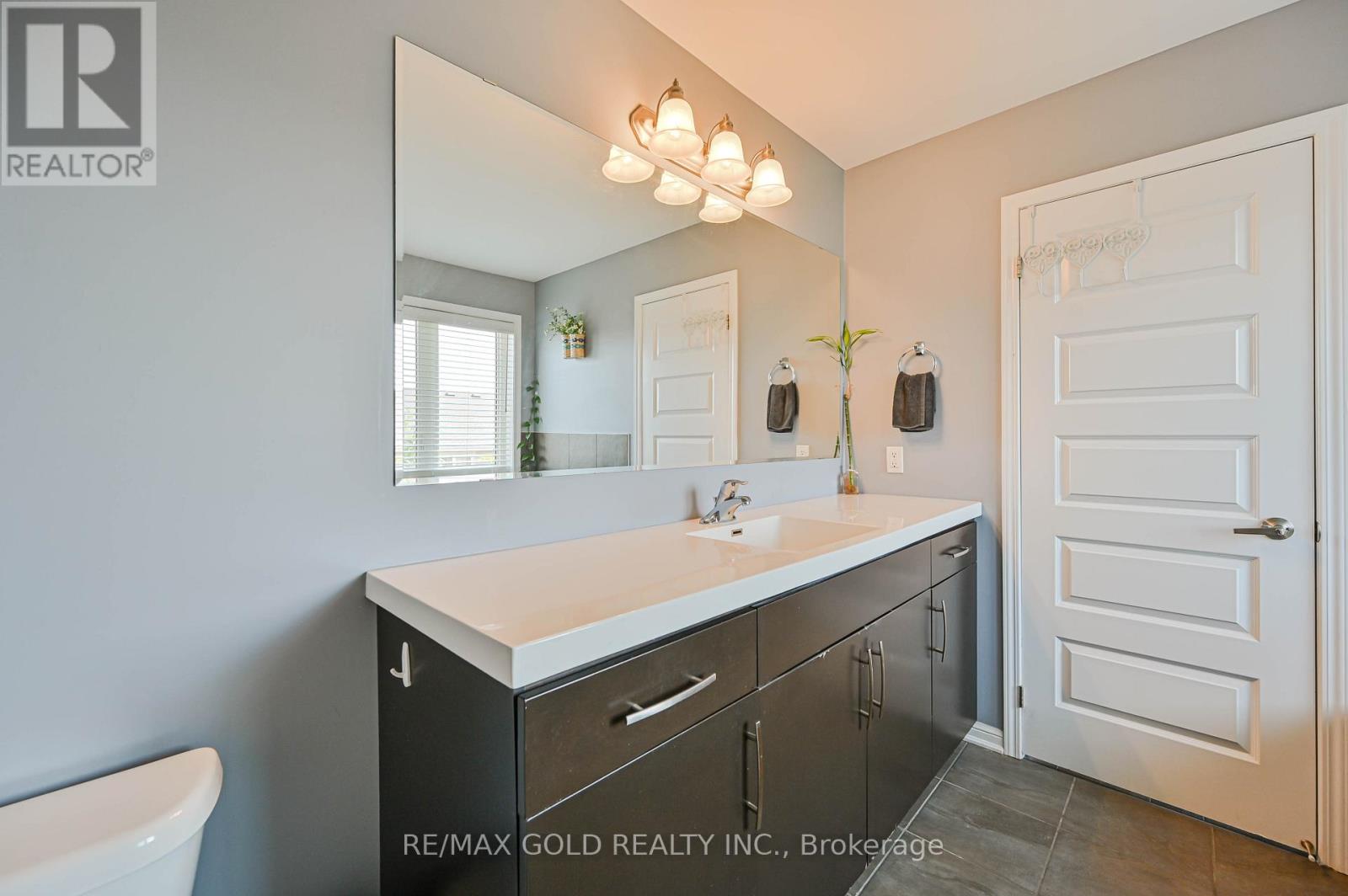 20 Meadowcrest Lane, Brampton, Ontario  L7A 0T8 - Photo 30 - W12394291