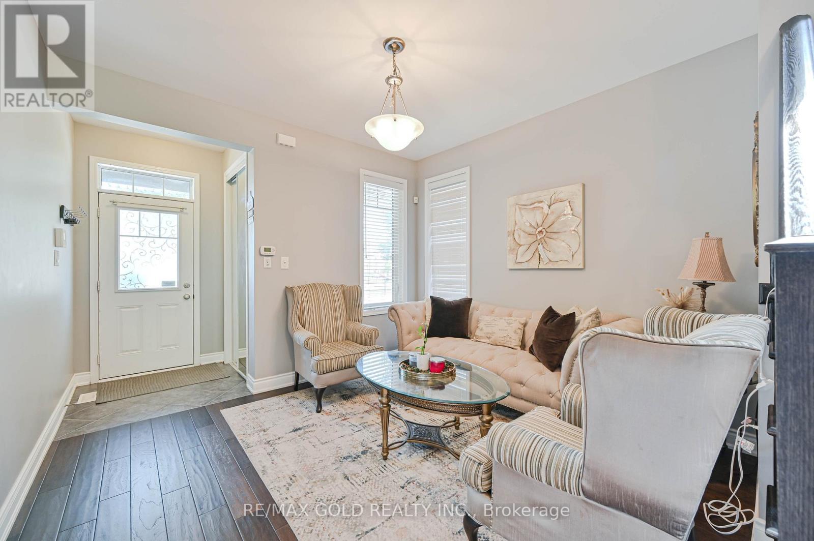 20 Meadowcrest Lane, Brampton, Ontario  L7A 0T8 - Photo 6 - W12394291