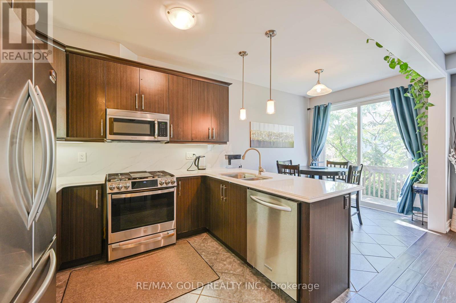 20 Meadowcrest Lane, Brampton, Ontario  L7A 0T8 - Photo 8 - W12394291